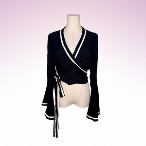 FOREVER 21 Black Wrap Flare Sleeve Top (Sz L)